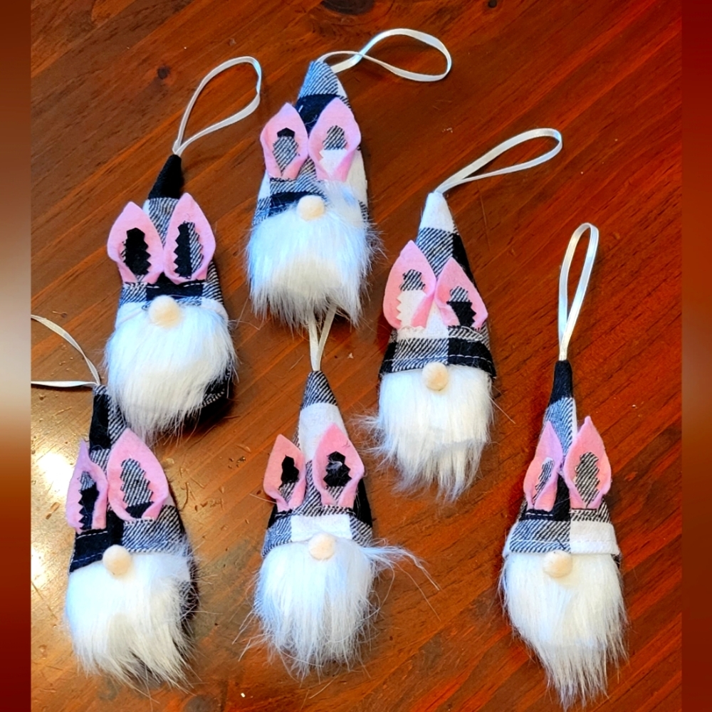 Set of 6 Buffalo plaid Easter gnomes. Darling Easter decorations!